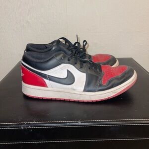 Nike Men’s Low-Top Sneakers in Black, White & Red